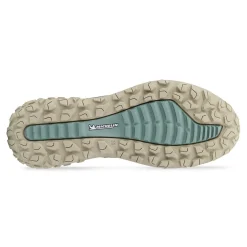 Ecco Vandresko|Fritidssko-ULT-TRN Waterproof Damesko, Magnet Magnet / MagnetUltra Terrain har i mange år været Ecco's fællesnævner for kvalitetsfodtøj til outdooraktiviteterne. ULT-TRN waterproof er en nyudvikling i 2023 med et moderne og let udtryk. Masser af komfort til både de korte og lange gå- og vandreture i naturen.Specifikationer:- Overdelen er fremstillet i en kombination af åndbar mesh (solid kvalitet) og nubuck læder (fremstillet på Eccos egne premium garverier)