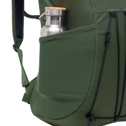 Haglöfs Rygsække|Udstyr-Corker Large - Seawead Green  Seawead GreenVægt: 678 gramVolumen: 24 literMål LxDxB: 49 x 30x 20En innovativt designet og karakteristisk dagtursrygsæk i høj kvalitet til unge eventyrere. Fremstillet af genanvendte, beskyttende stoffer. Indholdet i Corker er let at komme til via en smart, stor åbning i siden, der giver god adgang til - og et let overblik over - alt, hvad der er pakket ned i den. Robust opbygning, der forhindrer rygsækken i at falde sammen.Specifikationer:- 100% genanvendt hovedbestanddel, vejrbestandigt og meget holdbart stof- Stor åbning i siderummet, der giver god adgang og overblik over indholdet- En mindre lynlåslomme inde i hovedrummet- Box-facon: forhindrer rygsækken i at falde sammen- Navn og adresselabel trykt indvendigt i rygsækken- En strækbar sidelomme, der kan udvides, til vandflaske eller ekstra udstyr- Anatomisk formede skulderremme Brystrem med brudsikkert sikkerhedsspænde- Ekstern strop for lettere adgang til ting såsom tøj- Reflekslogo for god synlighed- Store lynlåsstrop, der er lette at få fat i- Håndtag i toppen, der er let at gribe fat i- Overfladerne er imprægneret med DWR uden fluorocarbon: hjælper med at holde vand og smuds borteDetaljer