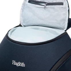 Haglöfs Rygsække|Udstyr-Corker Large - True Black True BlackVægt: 678 gramVolumen: 24 literMål LxDxB: 49 x 30x 20En innovativt designet og karakteristisk dagtursrygsæk i høj kvalitet til unge eventyrere. Fremstillet af genanvendte, beskyttende stoffer. Indholdet i Corker er let at komme til via en smart, stor åbning i siden, der giver god adgang til - og et let overblik over - alt, hvad der er pakket ned i den. Robust opbygning, der forhindrer rygsækken i at falde sammen.Specifikationer:- 100% genanvendt hovedbestanddel, vejrbestandigt og meget holdbart stof- Stor åbning i siderummet, der giver god adgang og overblik over indholdet- En mindre lynlåslomme inde i hovedrummet- Box-facon: forhindrer rygsækken i at falde sammen- Navn og adresselabel trykt indvendigt i rygsækken- En strækbar sidelomme, der kan udvides, til vandflaske eller ekstra udstyr- Anatomisk formede skulderremme Brystrem med brudsikkert sikkerhedsspænde- Ekstern strop for lettere adgang til ting såsom tøj- Reflekslogo for god synlighed- Store lynlåsstrop, der er lette at få fat i- Håndtag i toppen, der er let at gribe fat i- Overfladerne er imprægneret med DWR uden fluorocarbon: hjælper med at holde vand og smuds borteDetaljer