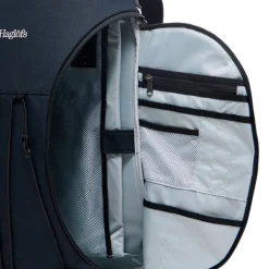 Haglöfs Rygsække|Udstyr-Corker Large - True Black True BlackVægt: 678 gramVolumen: 24 literMål LxDxB: 49 x 30x 20En innovativt designet og karakteristisk dagtursrygsæk i høj kvalitet til unge eventyrere. Fremstillet af genanvendte, beskyttende stoffer. Indholdet i Corker er let at komme til via en smart, stor åbning i siden, der giver god adgang til - og et let overblik over - alt, hvad der er pakket ned i den. Robust opbygning, der forhindrer rygsækken i at falde sammen.Specifikationer:- 100% genanvendt hovedbestanddel, vejrbestandigt og meget holdbart stof- Stor åbning i siderummet, der giver god adgang og overblik over indholdet- En mindre lynlåslomme inde i hovedrummet- Box-facon: forhindrer rygsækken i at falde sammen- Navn og adresselabel trykt indvendigt i rygsækken- En strækbar sidelomme, der kan udvides, til vandflaske eller ekstra udstyr- Anatomisk formede skulderremme Brystrem med brudsikkert sikkerhedsspænde- Ekstern strop for lettere adgang til ting såsom tøj- Reflekslogo for god synlighed- Store lynlåsstrop, der er lette at få fat i- Håndtag i toppen, der er let at gribe fat i- Overfladerne er imprægneret med DWR uden fluorocarbon: hjælper med at holde vand og smuds borteDetaljer