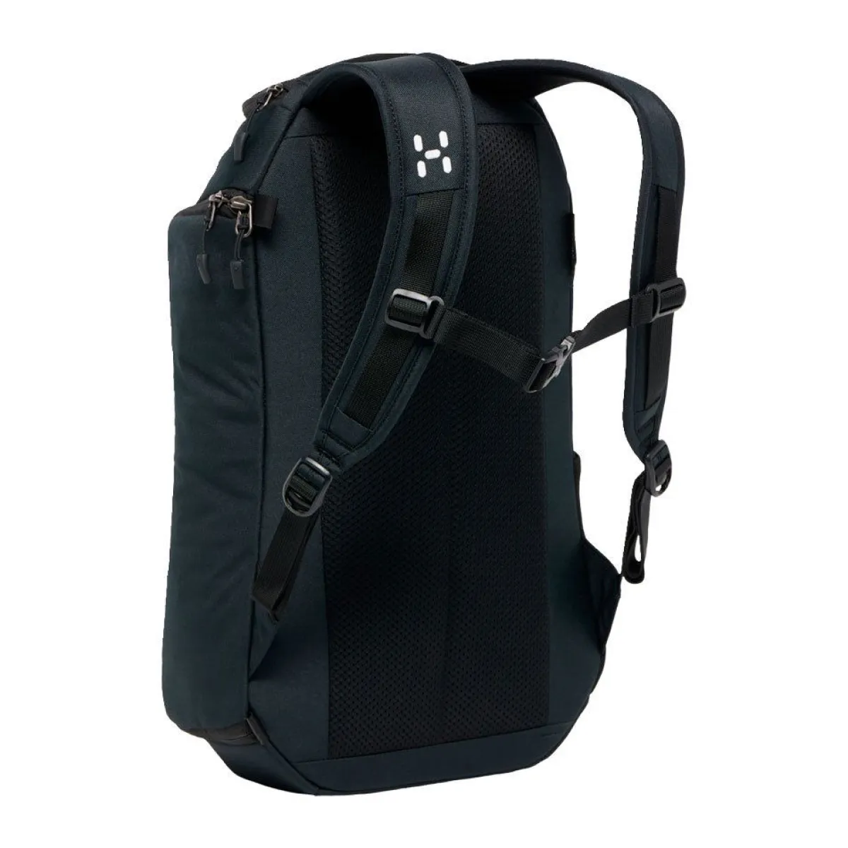 Haglöfs Rygsække|Udstyr-Corker Medium - True Black True BlackVægt: 678 gramVolumen: 18 literMål LxDxB: 43 x 28 x 19En innovativt designet og karakteristisk dagtursrygsæk i høj kvalitet til unge eventyrere. Fremstillet af genanvendte, beskyttende stoffer. Indholdet i Corker er let at komme til via en smart, stor åbning i siden, der giver god adgang til - og et let overblik over - alt, hvad der er pakket ned i den. Robust opbygning, der forhindrer rygsækken i at falde sammen.Specifikationer:- 100% genanvendt hovedbestanddel, vejrbestandigt og meget holdbart stof- Stor åbning i siderummet, der giver god adgang og overblik over indholdet- En mindre lynlåslomme inde i hovedrummet- Box-facon: forhindrer rygsækken i at falde sammen- Navn og adresselabel trykt indvendigt i rygsækken- En strækbar sidelomme, der kan udvides, til vandflaske eller ekstra udstyr- Anatomisk formede skulderremme Brystrem med brudsikkert sikkerhedsspænde- Ekstern strop for lettere adgang til ting såsom tøj- Reflekslogo for god synlighed- Store lynlåsstrop, der er lette at få fat i- Håndtag i toppen, der er let at gribe fat i- Overfladerne er imprægneret med DWR uden fluorocarbon: hjælper med at holde vand og smuds borteDetaljer