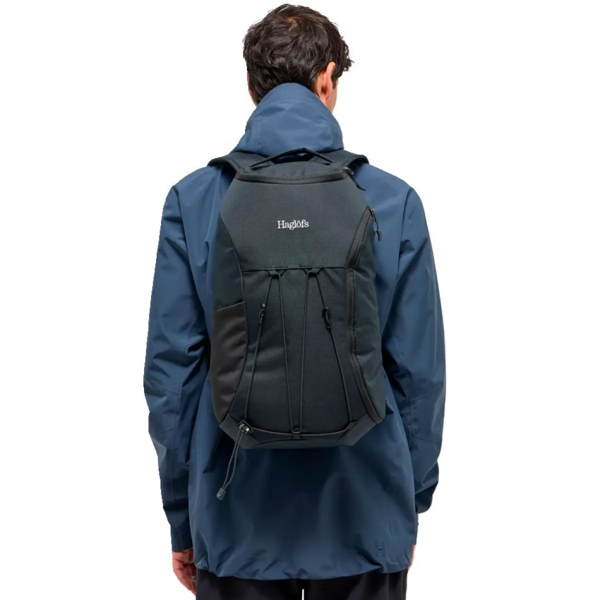 Haglöfs Rygsække|Udstyr-Corker Medium - True Black True BlackVægt: 678 gramVolumen: 18 literMål LxDxB: 43 x 28 x 19En innovativt designet og karakteristisk dagtursrygsæk i høj kvalitet til unge eventyrere. Fremstillet af genanvendte, beskyttende stoffer. Indholdet i Corker er let at komme til via en smart, stor åbning i siden, der giver god adgang til - og et let overblik over - alt, hvad der er pakket ned i den. Robust opbygning, der forhindrer rygsækken i at falde sammen.Specifikationer:- 100% genanvendt hovedbestanddel, vejrbestandigt og meget holdbart stof- Stor åbning i siderummet, der giver god adgang og overblik over indholdet- En mindre lynlåslomme inde i hovedrummet- Box-facon: forhindrer rygsækken i at falde sammen- Navn og adresselabel trykt indvendigt i rygsækken- En strækbar sidelomme, der kan udvides, til vandflaske eller ekstra udstyr- Anatomisk formede skulderremme Brystrem med brudsikkert sikkerhedsspænde- Ekstern strop for lettere adgang til ting såsom tøj- Reflekslogo for god synlighed- Store lynlåsstrop, der er lette at få fat i- Håndtag i toppen, der er let at gribe fat i- Overfladerne er imprægneret med DWR uden fluorocarbon: hjælper med at holde vand og smuds borteDetaljer