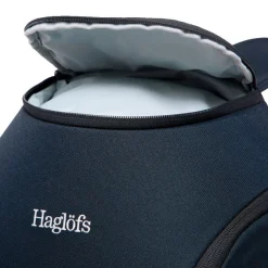 Haglöfs Rygsække|Udstyr-Corker Medium - True Black True BlackVægt: 678 gramVolumen: 18 literMål LxDxB: 43 x 28 x 19En innovativt designet og karakteristisk dagtursrygsæk i høj kvalitet til unge eventyrere. Fremstillet af genanvendte, beskyttende stoffer. Indholdet i Corker er let at komme til via en smart, stor åbning i siden, der giver god adgang til - og et let overblik over - alt, hvad der er pakket ned i den. Robust opbygning, der forhindrer rygsækken i at falde sammen.Specifikationer:- 100% genanvendt hovedbestanddel, vejrbestandigt og meget holdbart stof- Stor åbning i siderummet, der giver god adgang og overblik over indholdet- En mindre lynlåslomme inde i hovedrummet- Box-facon: forhindrer rygsækken i at falde sammen- Navn og adresselabel trykt indvendigt i rygsækken- En strækbar sidelomme, der kan udvides, til vandflaske eller ekstra udstyr- Anatomisk formede skulderremme Brystrem med brudsikkert sikkerhedsspænde- Ekstern strop for lettere adgang til ting såsom tøj- Reflekslogo for god synlighed- Store lynlåsstrop, der er lette at få fat i- Håndtag i toppen, der er let at gribe fat i- Overfladerne er imprægneret med DWR uden fluorocarbon: hjælper med at holde vand og smuds borteDetaljer