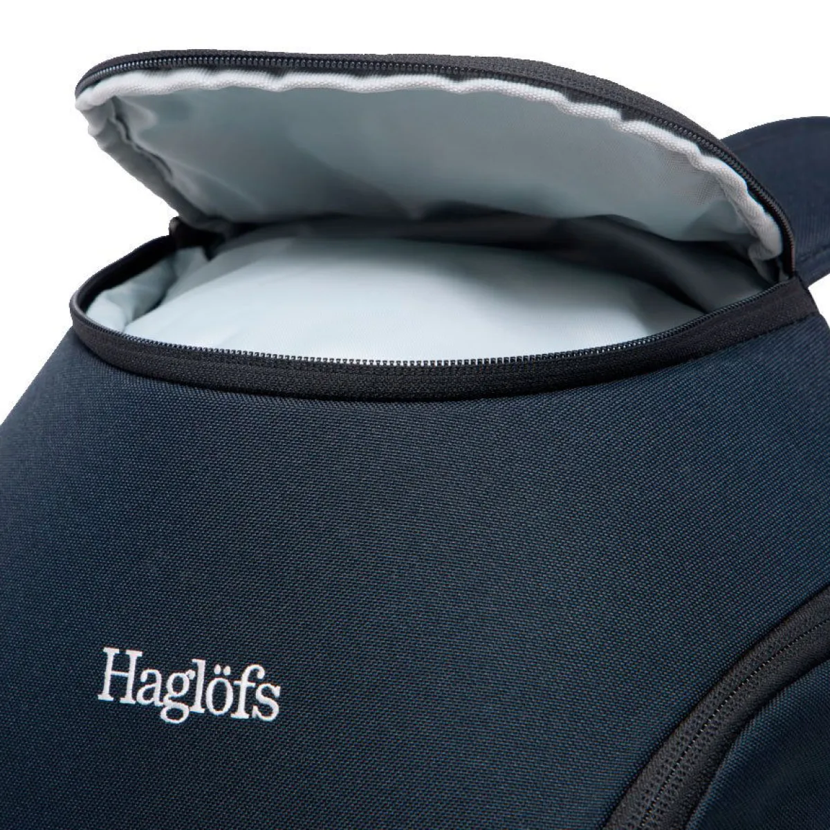 Haglöfs Rygsække|Udstyr-Corker Medium - True Black True BlackVægt: 678 gramVolumen: 18 literMål LxDxB: 43 x 28 x 19En innovativt designet og karakteristisk dagtursrygsæk i høj kvalitet til unge eventyrere. Fremstillet af genanvendte, beskyttende stoffer. Indholdet i Corker er let at komme til via en smart, stor åbning i siden, der giver god adgang til - og et let overblik over - alt, hvad der er pakket ned i den. Robust opbygning, der forhindrer rygsækken i at falde sammen.Specifikationer:- 100% genanvendt hovedbestanddel, vejrbestandigt og meget holdbart stof- Stor åbning i siderummet, der giver god adgang og overblik over indholdet- En mindre lynlåslomme inde i hovedrummet- Box-facon: forhindrer rygsækken i at falde sammen- Navn og adresselabel trykt indvendigt i rygsækken- En strækbar sidelomme, der kan udvides, til vandflaske eller ekstra udstyr- Anatomisk formede skulderremme Brystrem med brudsikkert sikkerhedsspænde- Ekstern strop for lettere adgang til ting såsom tøj- Reflekslogo for god synlighed- Store lynlåsstrop, der er lette at få fat i- Håndtag i toppen, der er let at gribe fat i- Overfladerne er imprægneret med DWR uden fluorocarbon: hjælper med at holde vand og smuds borteDetaljer