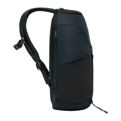 Haglöfs Rygsække|Udstyr-Corker Medium - True Black True BlackVægt: 678 gramVolumen: 18 literMål LxDxB: 43 x 28 x 19En innovativt designet og karakteristisk dagtursrygsæk i høj kvalitet til unge eventyrere. Fremstillet af genanvendte, beskyttende stoffer. Indholdet i Corker er let at komme til via en smart, stor åbning i siden, der giver god adgang til - og et let overblik over - alt, hvad der er pakket ned i den. Robust opbygning, der forhindrer rygsækken i at falde sammen.Specifikationer:- 100% genanvendt hovedbestanddel, vejrbestandigt og meget holdbart stof- Stor åbning i siderummet, der giver god adgang og overblik over indholdet- En mindre lynlåslomme inde i hovedrummet- Box-facon: forhindrer rygsækken i at falde sammen- Navn og adresselabel trykt indvendigt i rygsækken- En strækbar sidelomme, der kan udvides, til vandflaske eller ekstra udstyr- Anatomisk formede skulderremme Brystrem med brudsikkert sikkerhedsspænde- Ekstern strop for lettere adgang til ting såsom tøj- Reflekslogo for god synlighed- Store lynlåsstrop, der er lette at få fat i- Håndtag i toppen, der er let at gribe fat i- Overfladerne er imprægneret med DWR uden fluorocarbon: hjælper med at holde vand og smuds borteDetaljer