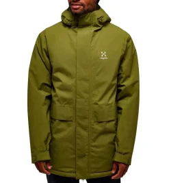 Haglöfs Vintertøj|Vintertøj-Salix Proof Mimic Parka Herre Oliven grønVægt: 954 gramMateriale: 100% genanvendt PROOF™ (Bluesign® -godkendt)Haglöfs Salix Proof Mimic Parka er en funktionel og bæredygtig vinterjakke, designet til at modstå selv de koldeste og mest våde vejrforhold. Parkaen er fremstillet med Haglöfs' PROOF™-teknologi, som gør jakken fuldt vandtæt og åndbar, så du kan forblive tør og komfortabel hele dagen.Jakken er foret med Mimic-materiale, der imiterer dun og giver en varm, letvægtsisolering – perfekt til kolde vinterdage. Den justerbare hætte, de praktiske lommer og de forstærkede skuldre giver ekstra funktionalitet og holdbarhed. Med et klassisk, stilfuldt design og bæredygtige materialer er Salix Proof Mimic Parka det ideelle valg til både byliv og friluftsliv, for dem der søger komfort og beskyttelse uden at gå på kompromis med miljøet.Detaljer:- 2 lags PROOF™ membran (Vind- og vandtæt)- Vandtæthed: vandsøjleværdi 10.000 mm- Åndbarhed: 10.000 g/m2/24 timer- Isoleret med Mimic SILVER pladeisolering - 2 forlommer og 1 indvendig lomme- Justerbar hætte- Justerbare ærmekanter- Reflekslogo ved lænden Detaljer