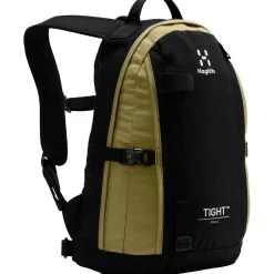 Haglöfs Rygsække|Tasker Og Rygsække-Tight Rygsæk Small, olive green True black / Olive GreenVolume: ca. 15 literMål: (højde x dybde x bredde): 46x22x27 cmVægt: ca. 480 gDen populære Tight rygsæk fra Haglöfs er tilbage i en opdateret version. Haglöfs kombinerer genanvendte materialer med et markant, ikonisk design.