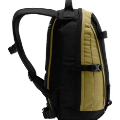 Haglöfs Rygsække|Tasker Og Rygsække-Tight Rygsæk Small, olive green True black / Olive GreenVolume: ca. 15 literMål: (højde x dybde x bredde): 46x22x27 cmVægt: ca. 480 gDen populære Tight rygsæk fra Haglöfs er tilbage i en opdateret version. Haglöfs kombinerer genanvendte materialer med et markant, ikonisk design.