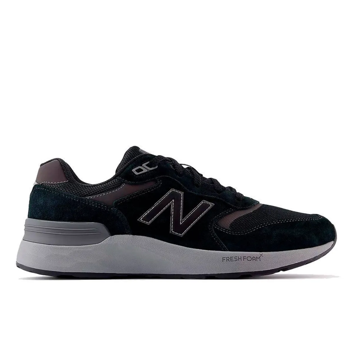 New Balance Fritidssko|Sneakers-880 V7 Walking Herresko BlackNew Balance Fresh Foam Walking 880 v7 har en blød Fresh Foam-mellemsål for ekstra støddæmpning, hvor du har mest brug for det, og hjælper dine fødder med at holde sig komfortable på lange gåture. Med en NDurance-ydersål i gummi er disse vandresko lavet til at være holdbare kilometer efter kilometer, mens ydersålens Walking Strike Path-teknologi hjælper med at guide din fod til jævne skridt.Specifikationer:- Dæmpende Fresh Foam-mellemsål, som er omhyggeligt udviklet til at gøre skoen ekstra let og behagelig- Overdel i ruskind/mesh for holdbarhed og en let fornemmelse- Ydersål af NDurance-gummi leverer overlegen slidstyrke, så skoene holder længere selv i de områder, som bliver slidt allermest- Ydersålen er fremstillet med Walking Strike Path-teknologi, som guider foden gennem hele gangcyklussenDetaljer