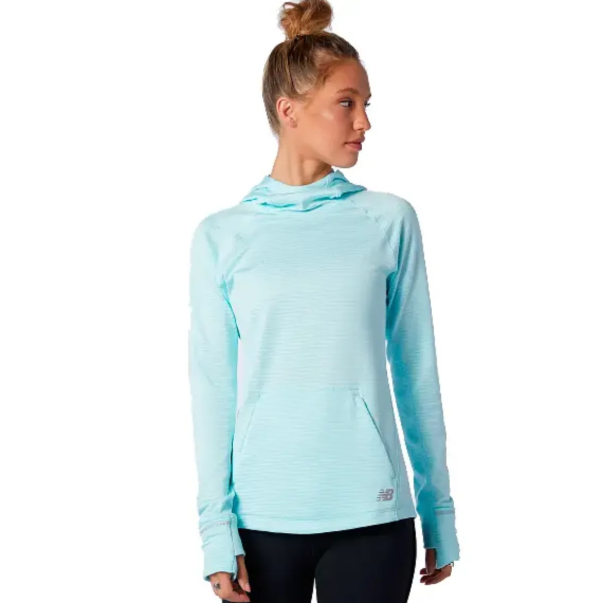 New Balance Træningstøj|Løbetøj-Heat Grid Hoodie Dame, lyseblå Pale Blue Chill HeatherMateriale: 95% Polyester 4.5% ElastanLøbetrøje designet til det kølige vejr. Med stretch for komfort. Specifikationer:- NB HEAT hurtigtørrende teknologi holder dig varm og holder fugt væk- Atletisk pasform, perfekt til aktiv bevælgese- Lange ærmer med tommelfingerhuller for en behagelig pasform- En kængurulomme m/lynlås til opbevaring af f.eks mobilDetaljer