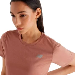 New Balance Træningstøj|Løbetøj-Sport Essentials T-Shirt Dame Sparrow