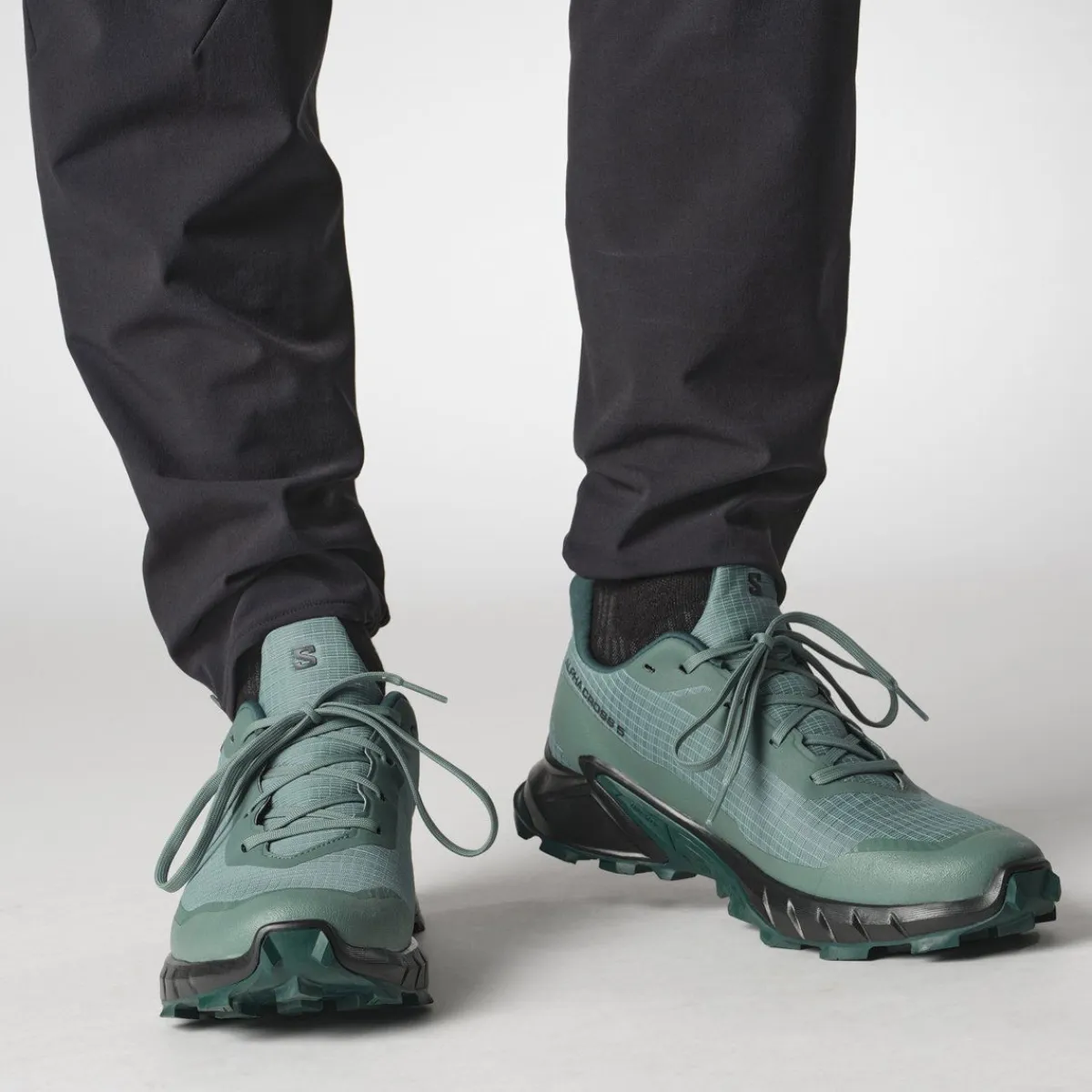 Salomon Løbesko|Vandresko-Alphacross 5 Gore-Tex Herresko North Atlantic / Black / Sea Moss