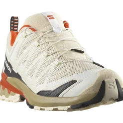 Salomon Fodtøj|Løbesko-XA PRO 3D Version 9 Herresko  Almond Milk / Gray / Green / Cherry TomatoVægt: 323 gram Hældrop: 11 mm (28,7 mm i hæl. 17,3 mm i forfod) Salomon XA PRO 3D V9 er en pålidelig trailløbesko med fokus på stabilitet, holdbarhed og støtte. XA Pro 3D er udviklet til hiking og trailløb på klipper og i bjerge. En fantastisk og praktisk fritidssko, der bl.a. er velegnet til de lange gåture og vandreture i naturen. Også af flere anvendt som arbejdssko (ikke sikkerhedssko).    Specifikationer:- OrthoLite® indersål er formet til at matche fodens konturer, sant giver overlegen dæmpning og åndbarhed- EnergyCell-mellemsål absorberer stød og giver en responsiv og energifyldt oplevelse- Contagrip® -ydersål giver et fremragende greb på både tørre og våde overflader- 3D støbt tåkappe for ekstra beskyttelse mod stød og stenslag- 3D Advanced Chassis™-teknologi: Sålen er bygget op omkring et 3D Advanced Chassis, som giver en høj grad af stabilitet, kontrol og støtte- Sensifit™-teknologi der sikrer en tætsiddende pasform, så giver maksimal stabilitet og kontrol- Åndbar mesh-overdel holder dine fødder tørre og komfortable- QuickLace™ gør det nemt og bekvemt at løsne snørrebåndene på skoenDetaljer