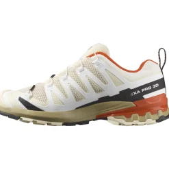 Salomon Fodtøj|Løbesko-XA PRO 3D Version 9 Herresko  Almond Milk / Gray / Green / Cherry TomatoVægt: 323 gram Hældrop: 11 mm (28,7 mm i hæl. 17,3 mm i forfod) Salomon XA PRO 3D V9 er en pålidelig trailløbesko med fokus på stabilitet, holdbarhed og støtte. XA Pro 3D er udviklet til hiking og trailløb på klipper og i bjerge. En fantastisk og praktisk fritidssko, der bl.a. er velegnet til de lange gåture og vandreture i naturen. Også af flere anvendt som arbejdssko (ikke sikkerhedssko).    Specifikationer:- OrthoLite® indersål er formet til at matche fodens konturer, sant giver overlegen dæmpning og åndbarhed- EnergyCell-mellemsål absorberer stød og giver en responsiv og energifyldt oplevelse- Contagrip® -ydersål giver et fremragende greb på både tørre og våde overflader- 3D støbt tåkappe for ekstra beskyttelse mod stød og stenslag- 3D Advanced Chassis™-teknologi: Sålen er bygget op omkring et 3D Advanced Chassis, som giver en høj grad af stabilitet, kontrol og støtte- Sensifit™-teknologi der sikrer en tætsiddende pasform, så giver maksimal stabilitet og kontrol- Åndbar mesh-overdel holder dine fødder tørre og komfortable- QuickLace™ gør det nemt og bekvemt at løsne snørrebåndene på skoenDetaljer