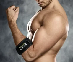 Select Støtte Og Bandager|Sportsstøtte-Profcare Tennis-, Golf- og Musearmsstøtte Sort Giver et koncentreret tryk over muskelbugen og aflaster derved senehæftet for musklerne i underarmen.Specifikationer:- Med dobbelt punkttryk- Afhjælper overbelastning i muskelbugen under albuen- Er også velegnet til golf og muse albue Detaljer