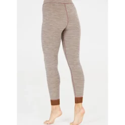 Whistler Vintertøj|Skitøj-Camea Merino Uld Skiunderbukser Dame, light grey 1005 Light Grey MelangeMateriale: 45% Merino Uld / 45% Polyester / 10% Elastan En super funktionel skiundertrøje med mange gode detaljer, bl.a.: - Pasformen er tætsiddende, men giver samtidig god bevægelsesfrihed - Blødt og strækbart materiale sikrer god komfort   - Inderholder det fineste merino uld der ikke kradser - Flade sømmer og dermed ingen generende syninger - Varme og kulde regulerende materiale - Kan benyttes til de fleste udendørsaktiviteter, såsom løbeturen, skituren og til vandreturenDetaljer